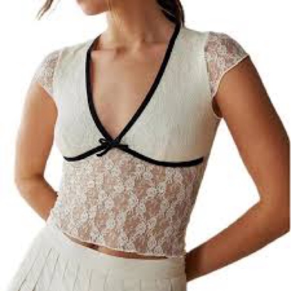 Kimchi Blue Tops - UO Kimchi Blue Cream Lace V Neck Babydoll Sheer Bow Cap Sleeve Blouse Top Medium